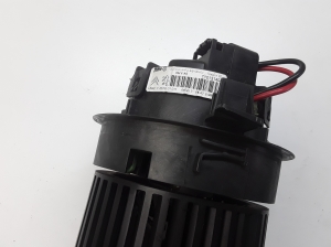Peugeot 2008 (2013–2026) Salongi puhuri mootor T1013140A - 3