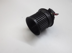 Peugeot 2008 (2013–2026) Salongi puhuri mootor T1013140A - 2