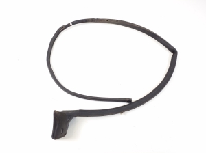 Opel Corsa F (2019–2026) Front door rubber seal 9831500980 - 3
