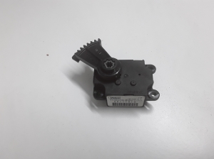 Peugeot 2008 (2013–2026) Heater flap actuator 2811161B - 3