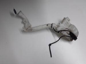  Langų apiplovimo bakelis priekinis ir jo detalės 