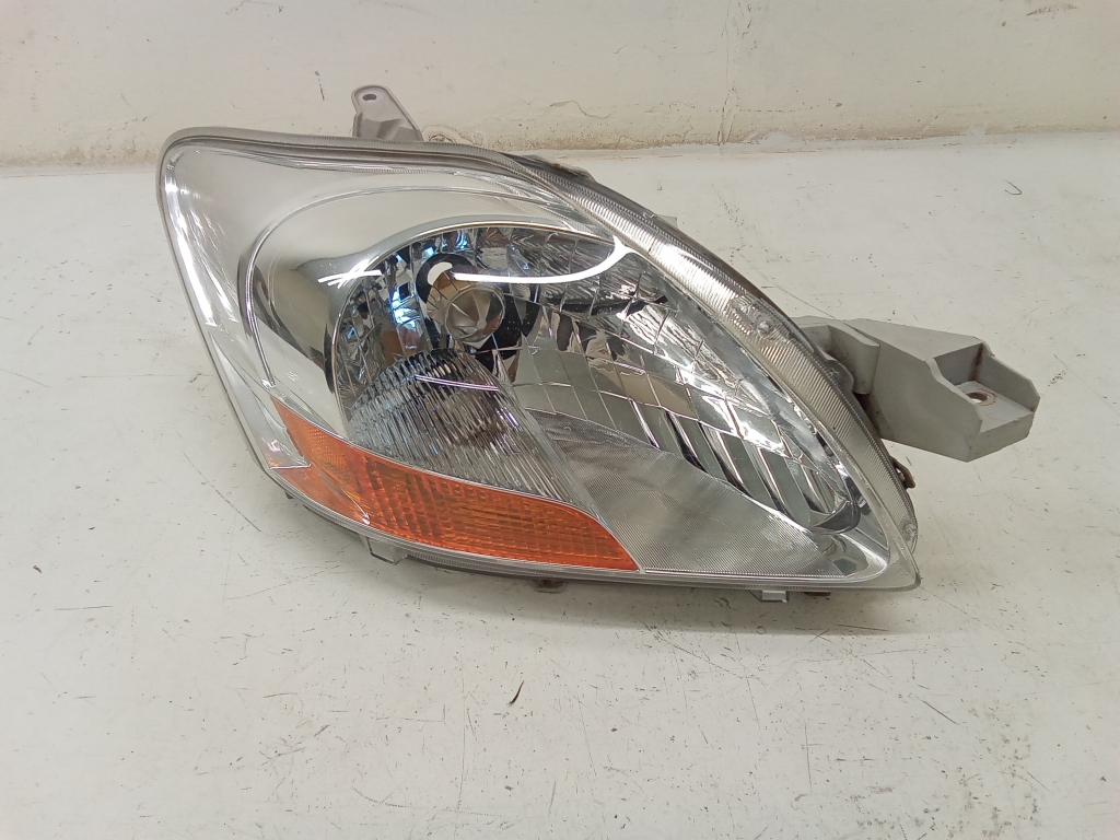 TOYOTA Yaris (2005–2011) Esituli 89900737 TOYOTA Yaris (2005–2011) Esituli 89900737