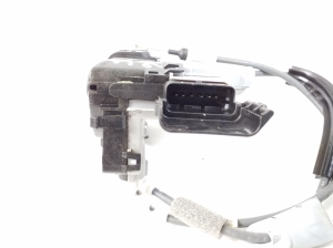 Opel Corsa F (2019–2026) Rear side door lock - 5