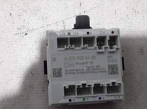 Türsteuergerät vorn - A2239006628