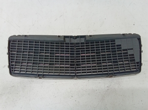 Mercedes Benz E-Class W210 (1995–2002) Kühlergrill A2108880023 - 4