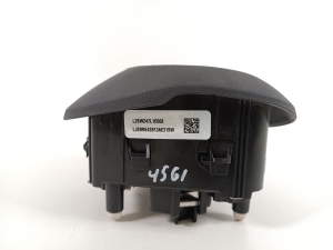 Ford Mustang Mach-E Mach-E (2020–2026) Rooli turvapadi LJ8BR043B13AE319W - 3