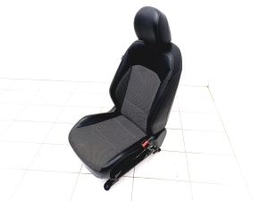 Kia Soul (2019–2026) Front seat and its parts - 4