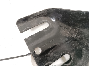 Ford Mustang Mach-E Mach-E (2020–2026) Sonstiger Halter LJ9C5084AA - 2