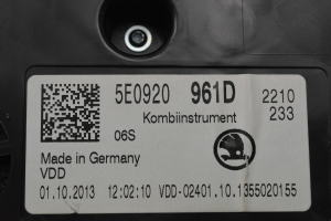 Skoda Octavia III (2013–2019) Instrument cluster 5E0920961D - 4