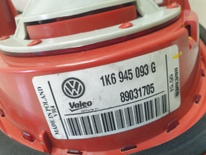 Volkswagen Golf V (2003–2009) Tagatuli tagaluugil 1K6945093G - 2