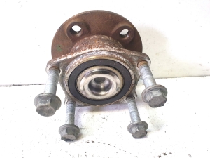 VOLVO S60 I (2000–2009) Rear wheel hub - 2