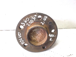 Rear wheel hub - 