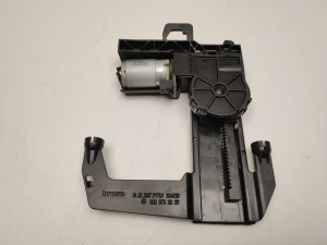 Mercedes Benz ML-Class 164 (2005–2011) Front seat motor 0009700026 - 2