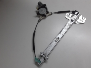 Kia Rio (2011–2017) Priekšējo durvju logu pacēlājs un tā daļas 824021W020 - 2