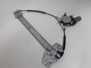 Kia Rio (2011–2017) Priekšējo durvju logu pacēlājs un tā daļas 824021W020 - 4