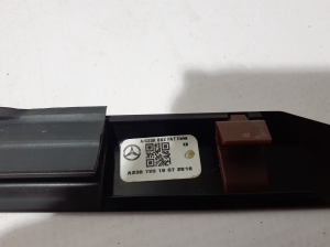 Mercedes Benz E-Class W238 (2017–2026) Esiukse klaasi välimine liist A2387201907 - 4