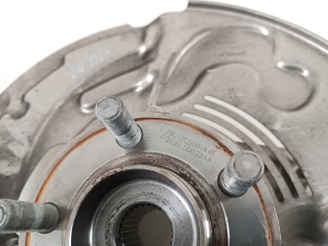 Ford Mustang Mach-E Mach-E (2020–2026) Front wheel hub - 3