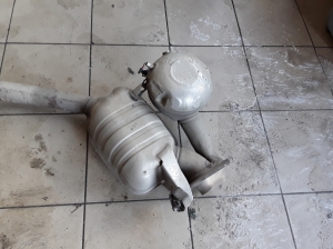 AUDI A7 (2010–2018) Muffler 4G0253610BA - 2