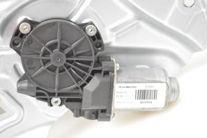 Hyundai ix35 (2009–2015) Priekšējo durvju logu pacēlājs un tā daļas 824702Y370 - 3