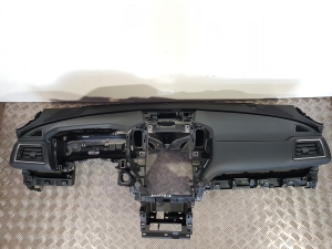   Armaturenbrett und seine Teile  - 66040XC01A 