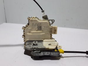 AUDI A7 (2010–2018) Front door lock 8J1837016F - 4