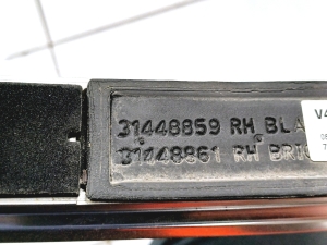 VOLVO V60 (2018–2026) Katusereelingud 31448859 - 4