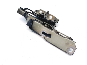 VOLVO V60 (2018–2026) Hood hinge 32277085 - 2