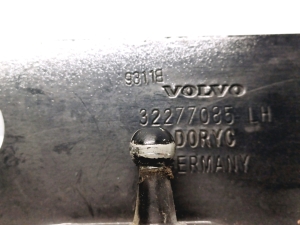 VOLVO V60 (2018–2026) Hood hinge 32277085 - 3