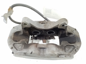 Tesla Model 3 3 (2016–2024) Front brake caliper 104462200D - 4
