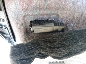 VOLVO V60 (2018–2026) Trunk side trim panel 32131397 - 4