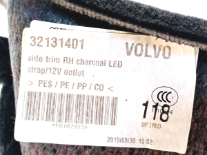 VOLVO V60 (2018–2026) Trunk side trim panel 32131401 - 4
