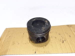 Piston and its parts - 7812585