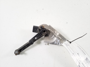 Tesla Model 3 3 (2016–2024) Front ride height sensor 104494100B - 2