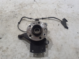 Front wheel hub - 400144570R