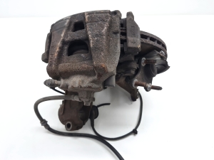 Volkswagen Tiguan (2007–2016) Front wheel hub 5N0611841A - 5