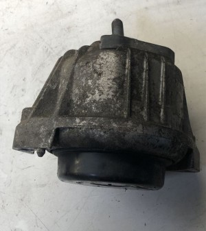BMW X1 E84 (2009–2015) Engine mount 139811 - 4