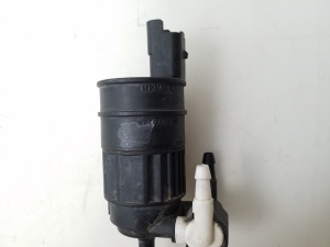RENAULT Clio II (1998–2005) Front windshield washer pump 7700430702 - 2