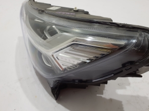 VOLVO XC40 (2017–2026) Headlight 31446778 - 6