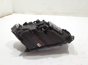 VOLVO XC40 (2017–2026) Headlight 31446778 - 8
