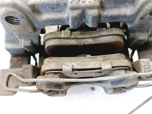 VOLVO V60 (2018–2026) Tagumine pidurisadul 31687506 - 4