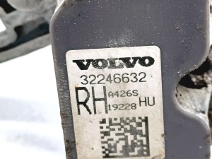 VOLVO V60 (2018–2026) Sensor an der Hinterradnabe 32246632 - 3