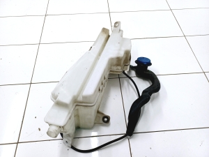VOLVO V60 (2018–2026) Front washer fluid reservoir 30747576 - 2