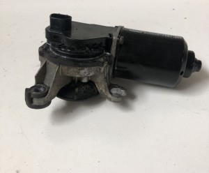 Mitsubishi Pajero III (1999–2006) Scheibenwischermotor vorne 8492007351 - 4