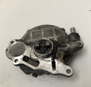 AUDI A4 B8 (2007–2016) Vacuum pump 03L145100 - 3
