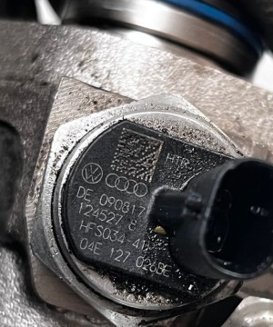 Fuel pump - DE090817