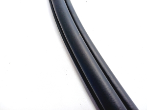 VOLVO V60 (2018–2026) Front door rubber seal - 3