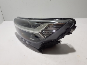VOLVO XC40 (2017–2026) Headlight 31446778 - 3
