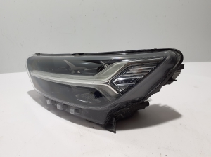 VOLVO XC40 (2017–2026) Headlight 32133577 - 6