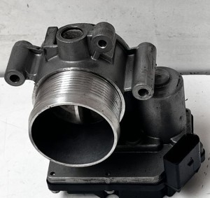 Volkswagen Passat B6 (2005–2010) Drosselklappe V10810063