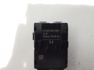 Mercedes Benz EQS 297 (2021–2026) USB-pesa A2238201606 - 4